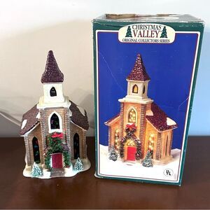 Christmas Valley Lighted Church Holiday Village w/ Box Collectors Series